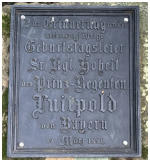 Ritterstein mit Erinnerungstafel zum 70. Geburtstag von Prinzregenten Luipold